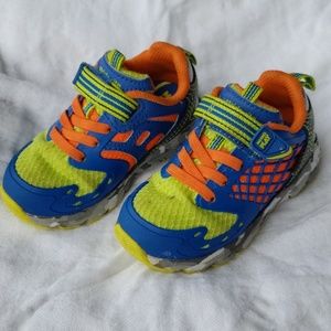 stride rite made2play Breccen tennis shoes